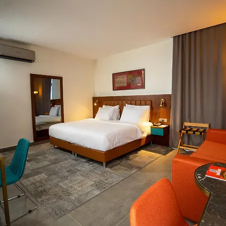 Hotel Numi 4*