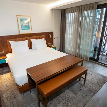 Numi Hotel 4*