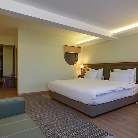 Hotel Numi 4*